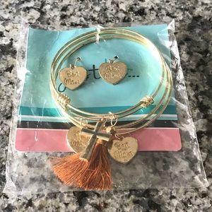 “Best Mom” bracelet set
